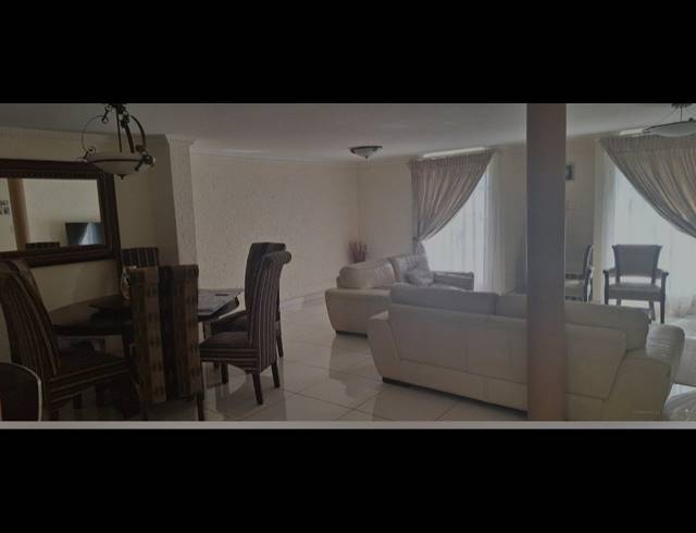 3 BEDROOM APARTMENT FOR SALE IN OAKDENE
